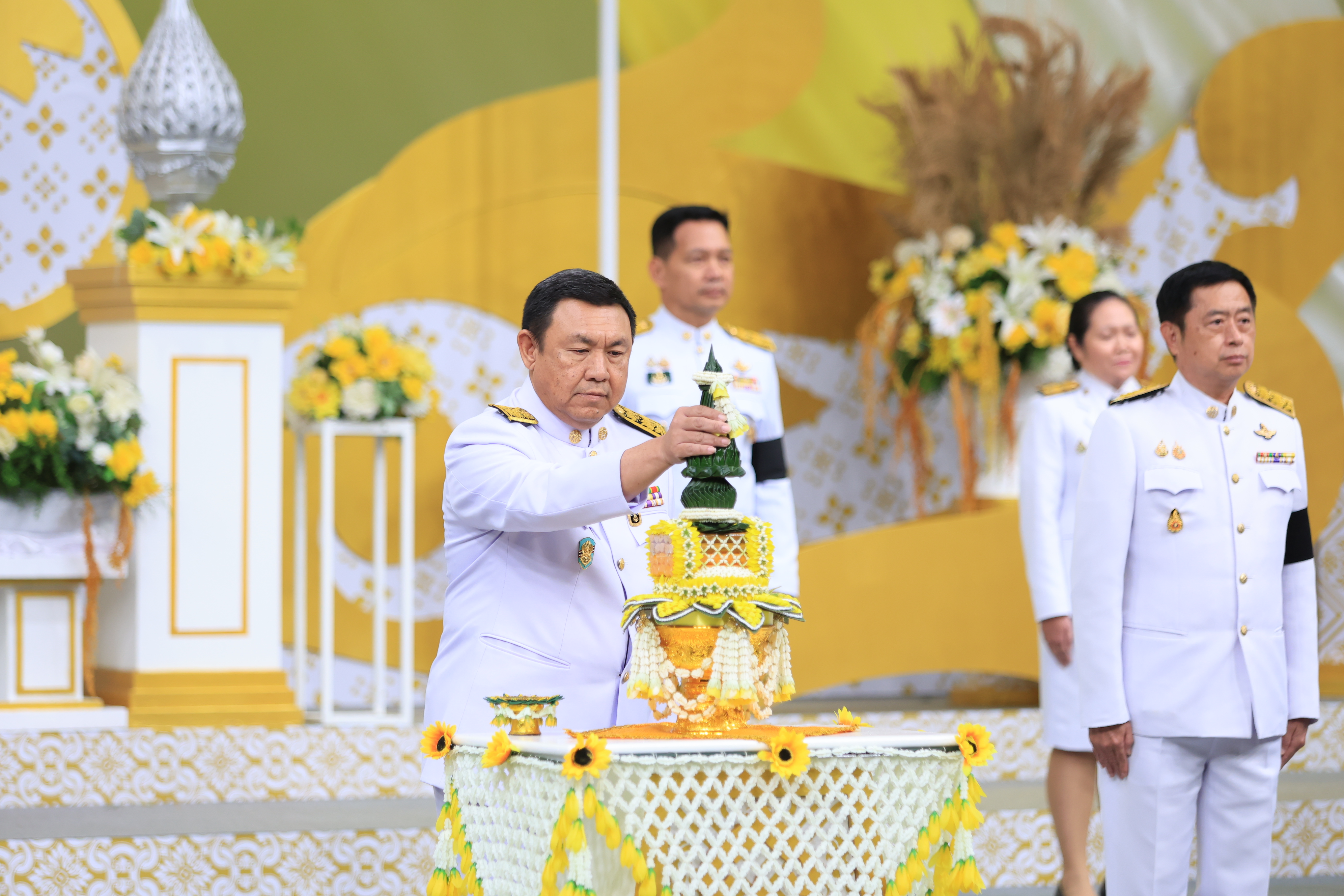 title - คณะผู้บริหาร ส.ป.ก. บันทึกเทปถวายพระพรชัยมงคล เนื่องในโอกาสมหามงคลเฉลิมพระชนมพรรษา 74 พรรษา พระบาทสมเด็จพระปรเมนทรรามาธิบดีศรีสินทร มหาวชิราลงกรณ พระวชิรเกล้าเจ้าอยู่หัว